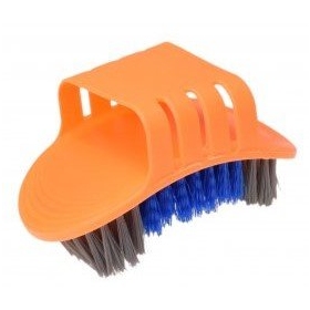 Tire cleaning brush