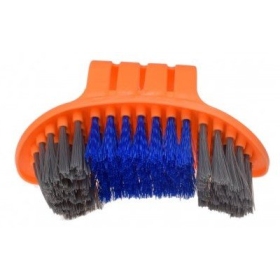 Tire cleaning brush