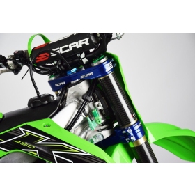 SCAR Priekinės šakės tiltelis Kawasaki KX 250/450cc 06-24 (išnešimas Ø23mm) Juoda